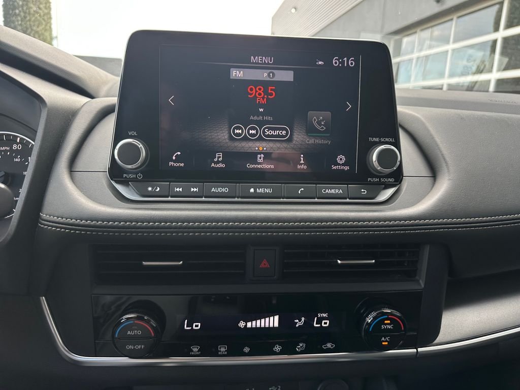 Used 2024 Gray Nissan SV image 11