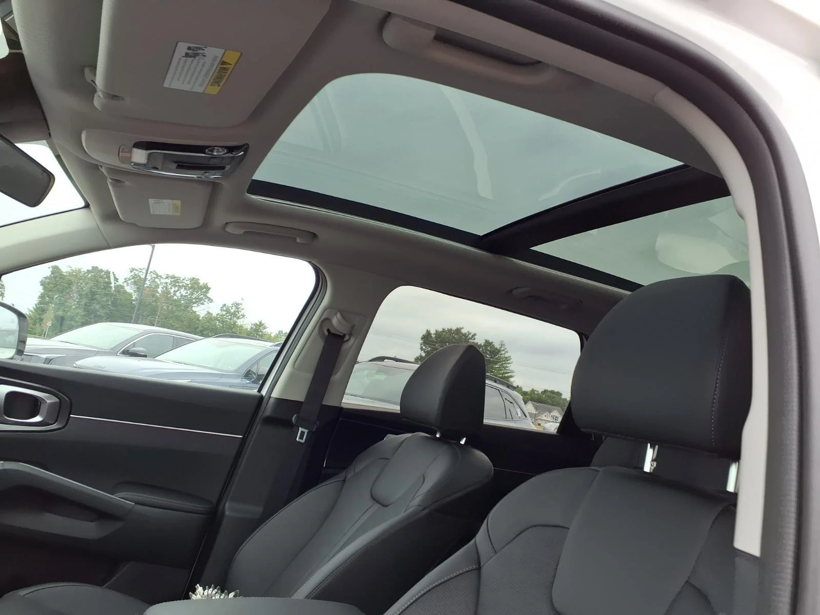 New 2026 Glacial White Pearl Kia S image 13