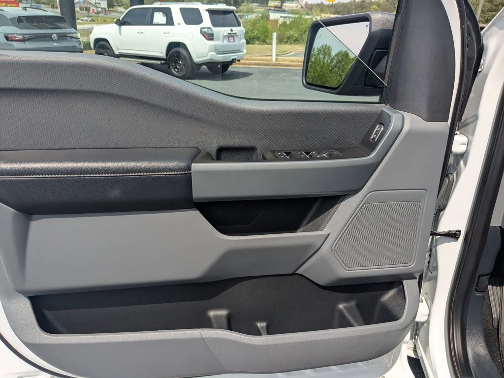 Used 2023  Ford XLT image 11
