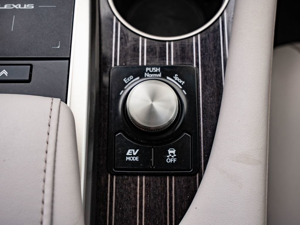 Used 2022 White Pearl Lexus 450hL Luxury image 39