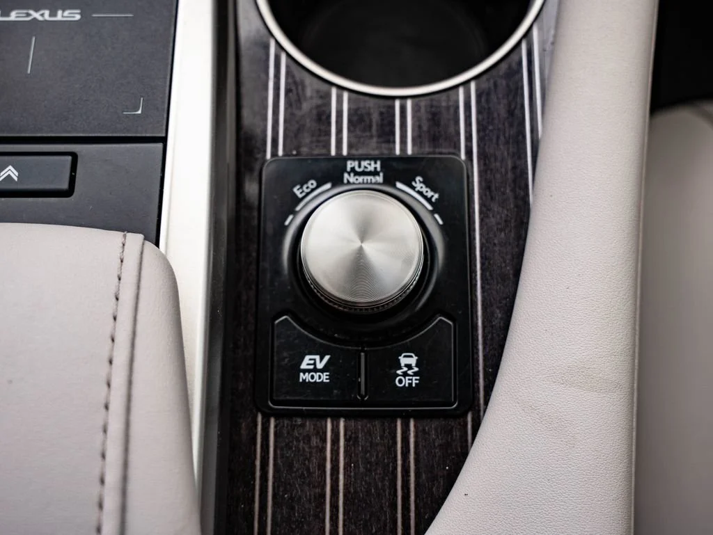 Used 2022 White Pearl Lexus 450hL Luxury image 39