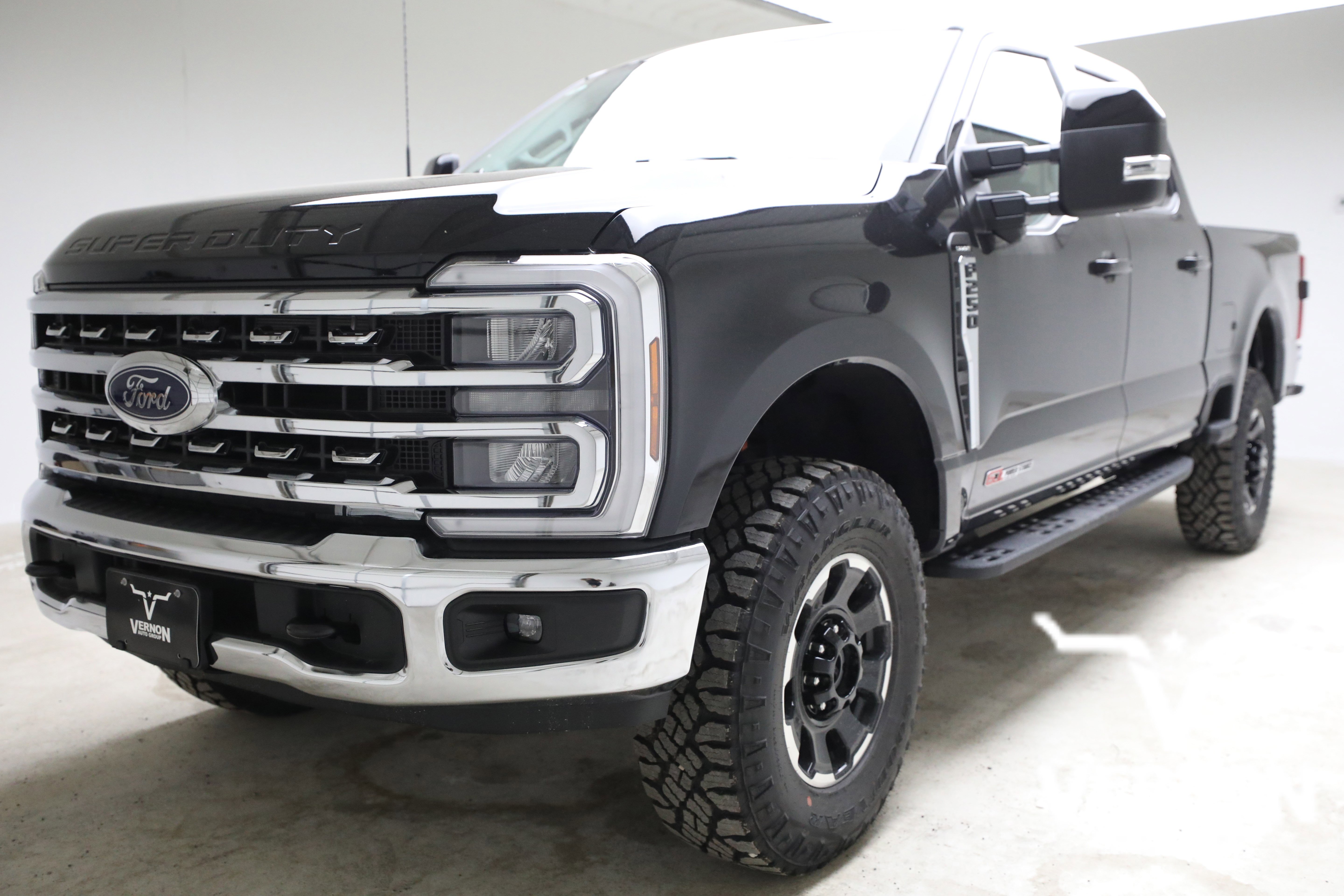 New 2026 Agate Black Metallic Ford  image 1