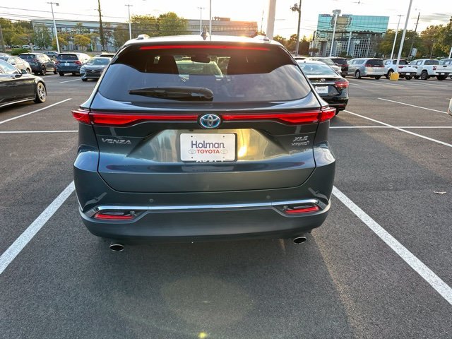Used 2021 Gray Toyota XLE image 7