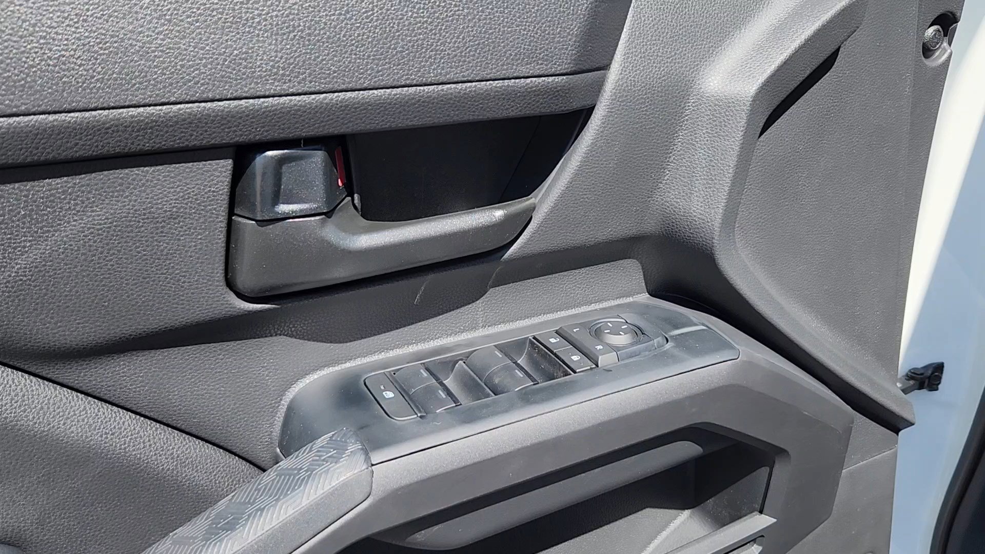 2026 Toyota Tacoma SR5 - Photo 7