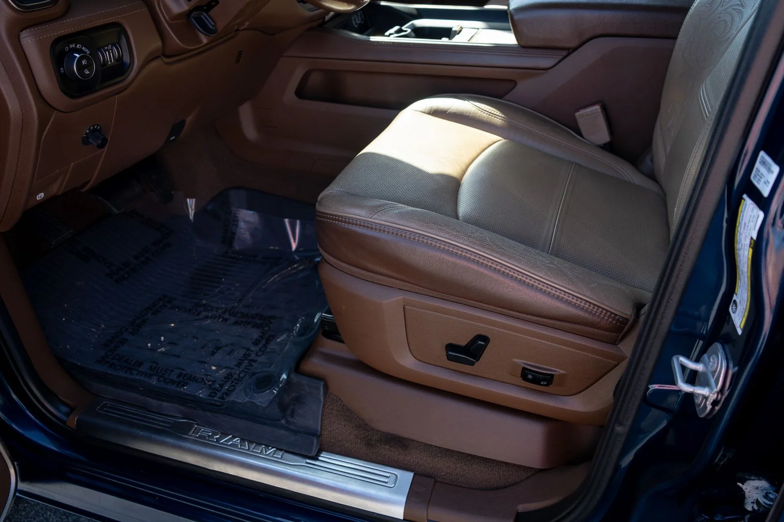 Used 2019 Blue Ram Laramie Longhorn image 25
