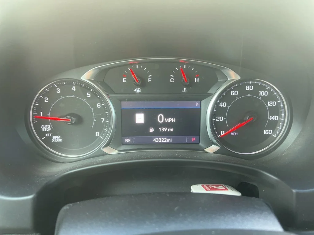 Used 2023 White GMC SLE image 8