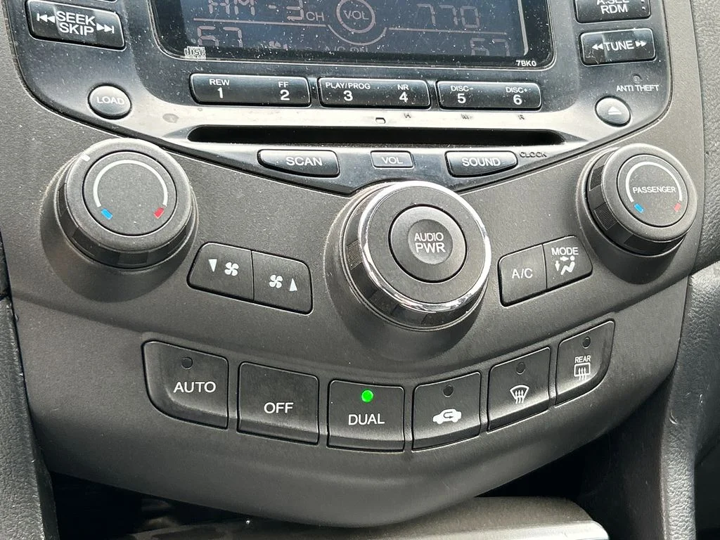 Used 2003  Honda EX image 16