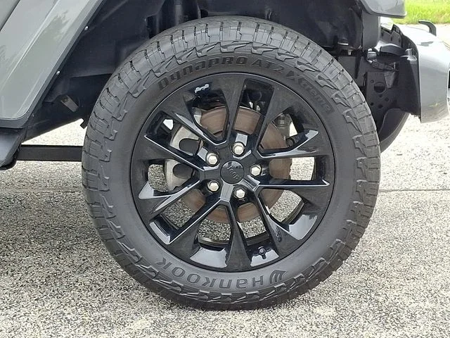 Used 2022 Gray Jeep Overland image 7