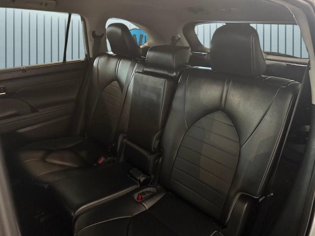 Used 2023 Silver Toyota XLE image 23