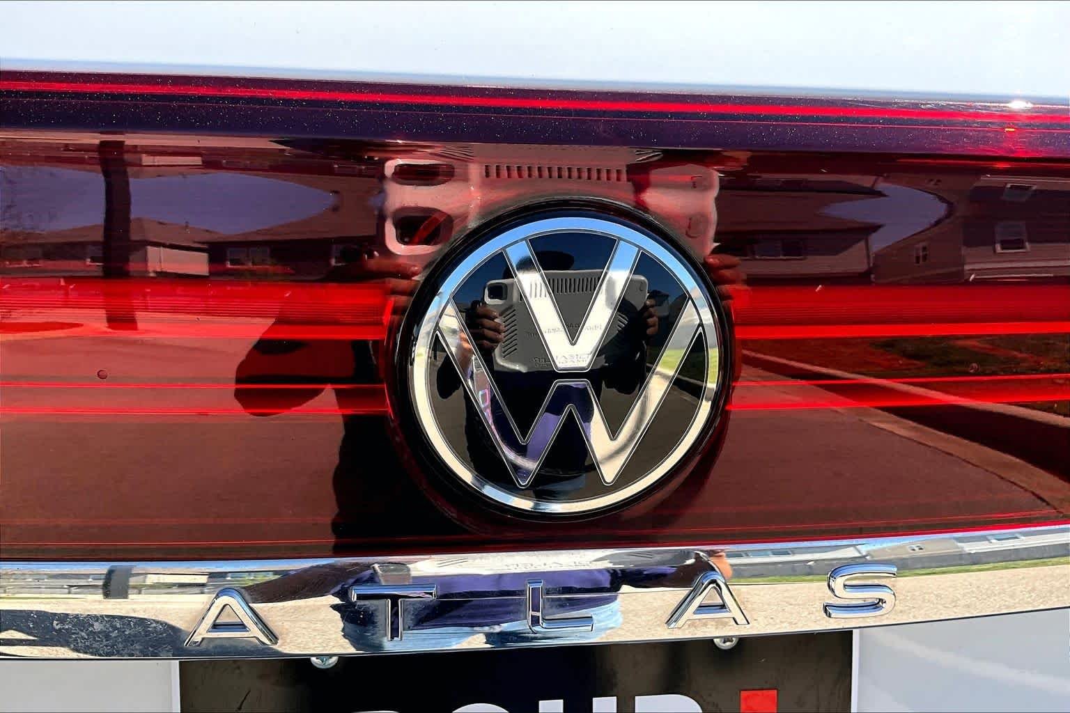 2024 Volkswagen Atlas Cross Sport SE w/Tech - Photo 31