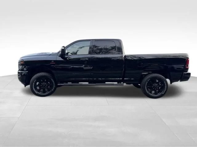 New 2026 Diamond Black Crystal Pearl-Coat Exterior Paint RAM Tradesman image 5