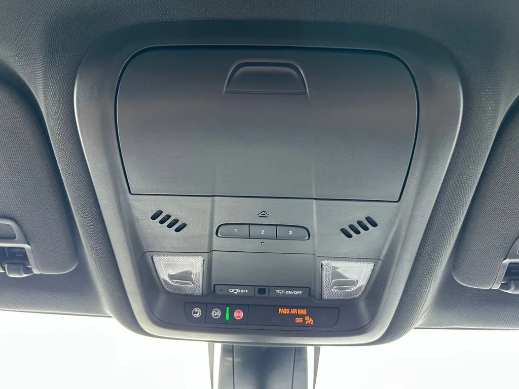 Used 2024 Iridescent Pearl Tricoat Chevrolet Premier image 24