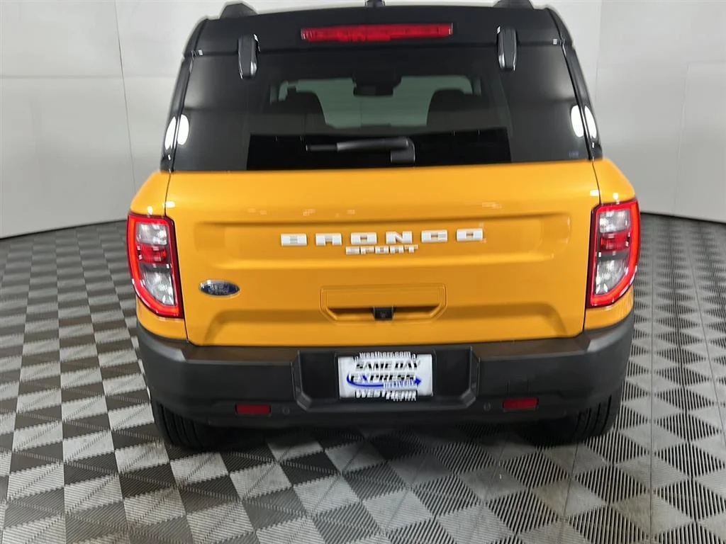 Used 2021 Orange Metallic Ford Badlands image 8