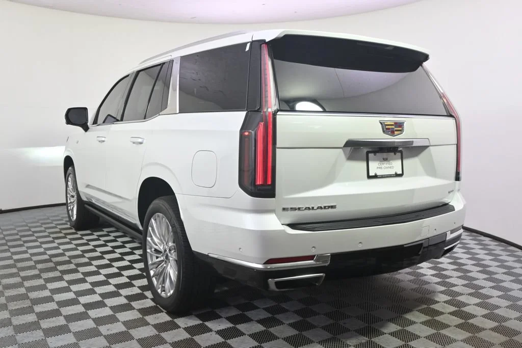 Used 2025 Crystal White Tricoat Cadillac Premium Luxury image 4