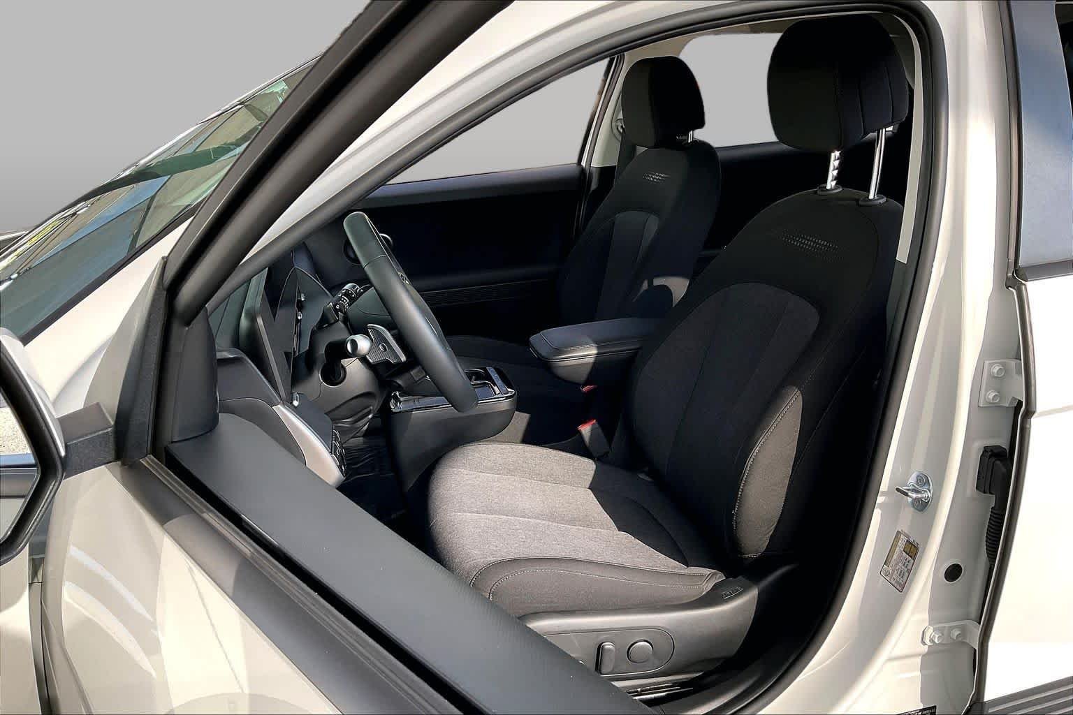 Certified Used 2026 Atlas White Hyundai SE image 7