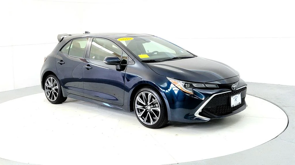 Used 2019 Blue Toyota SE image 7