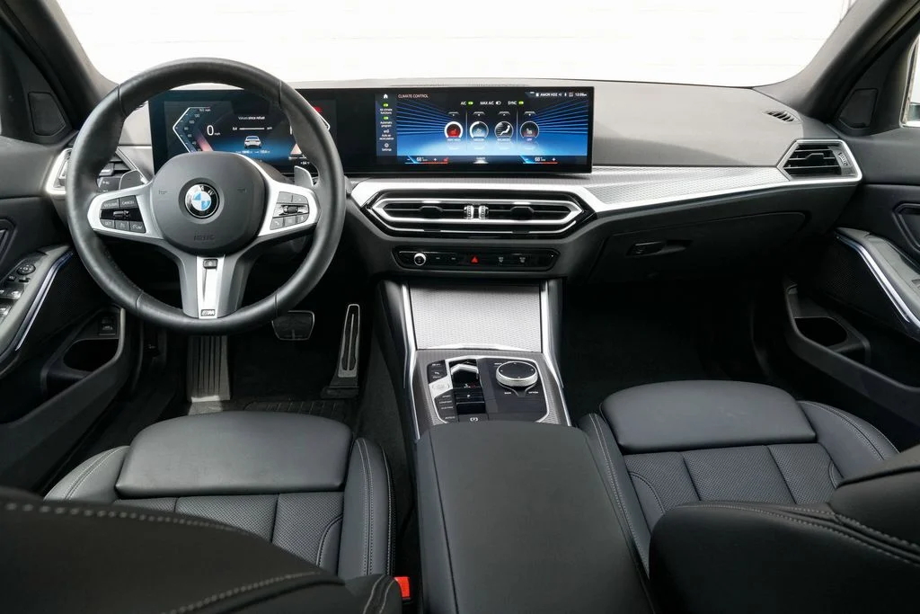 2024 BMW 3 Series 330i - Photo 18