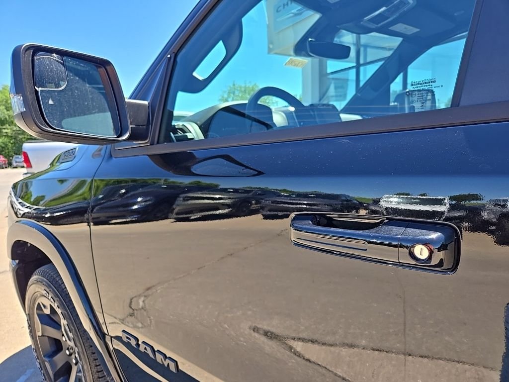 New 2026 Diamond Black Crystal Pearl-Coat Exterior Paint RAM Big Horn/Lone Star image 34
