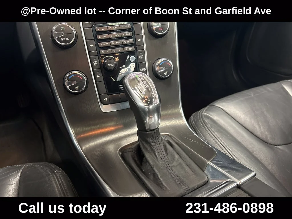 Used 2013  Volvo T5 image 20