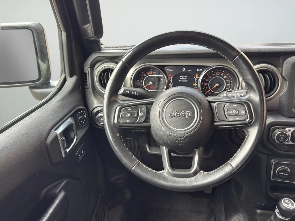 Used 2021 Green Jeep Sport S image 37