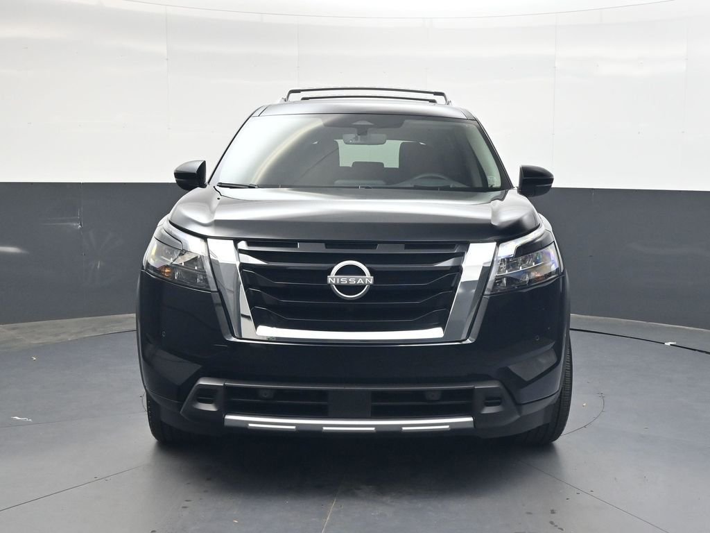 Used 2025 Black Nissan Platinum image 13