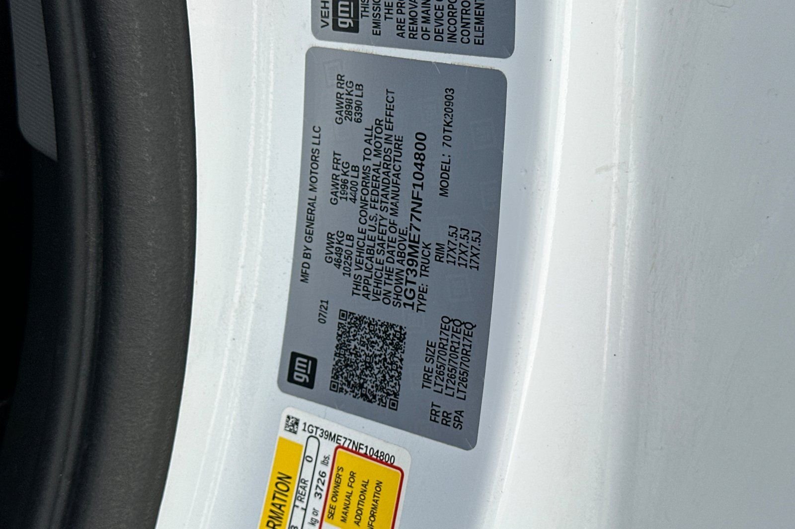 Used 2022 White GMC SLE image 31