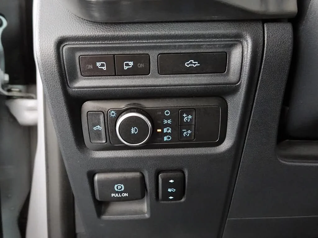 Used 2021 White Ford Lariat image 20