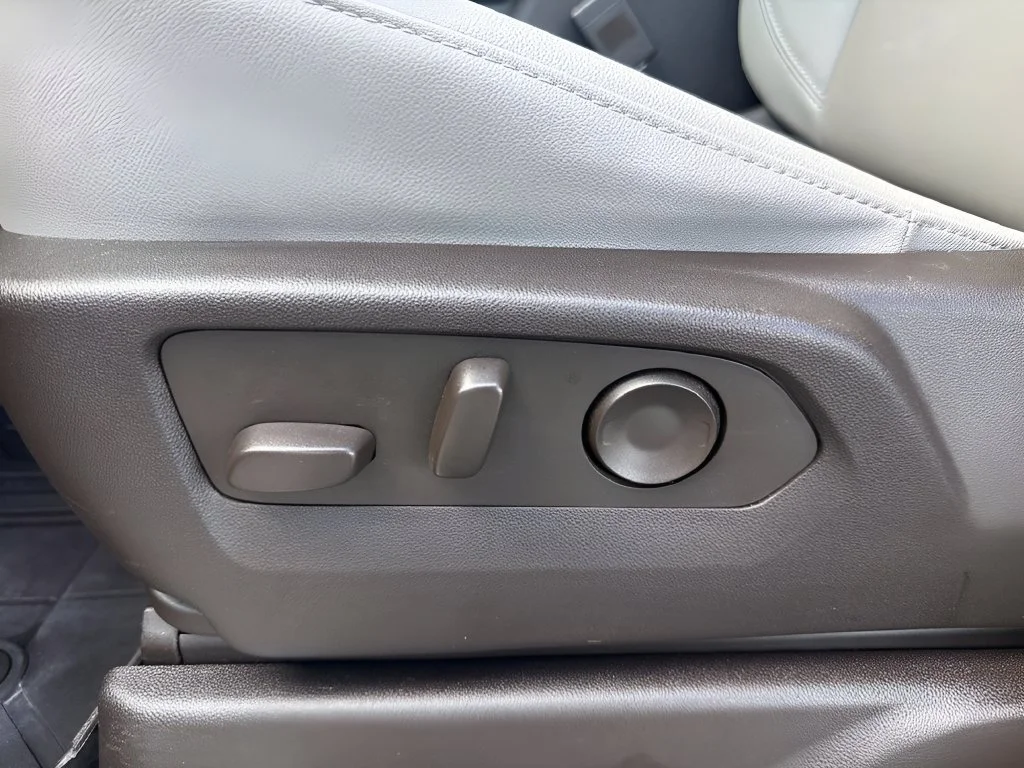 Used 2023 STERLING GRAY METALLIC Chevrolet Z71 image 11