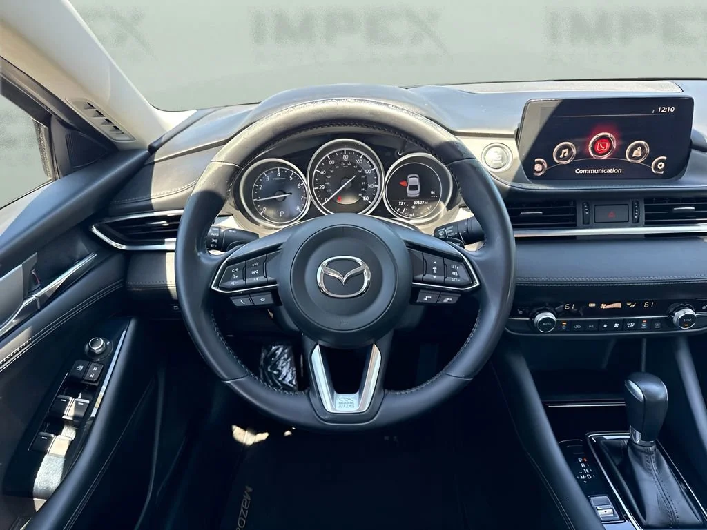 Used 2018  Mazda Grand Touring image 14