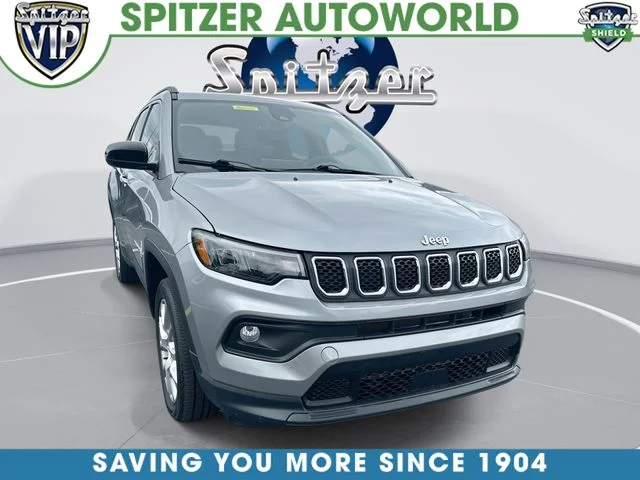 2023 Jeep Compass Latitude Lux 4X4's photo