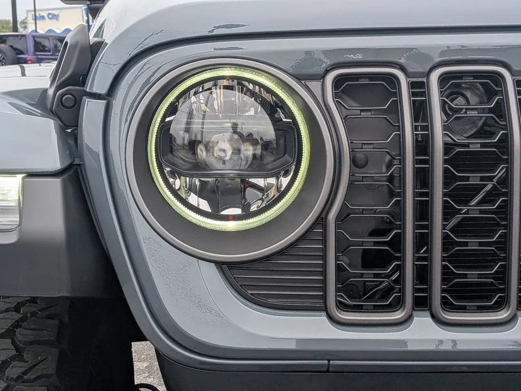 New 2026 Anvil Clear-Coat Exterior Paint Jeep Rubicon image 10