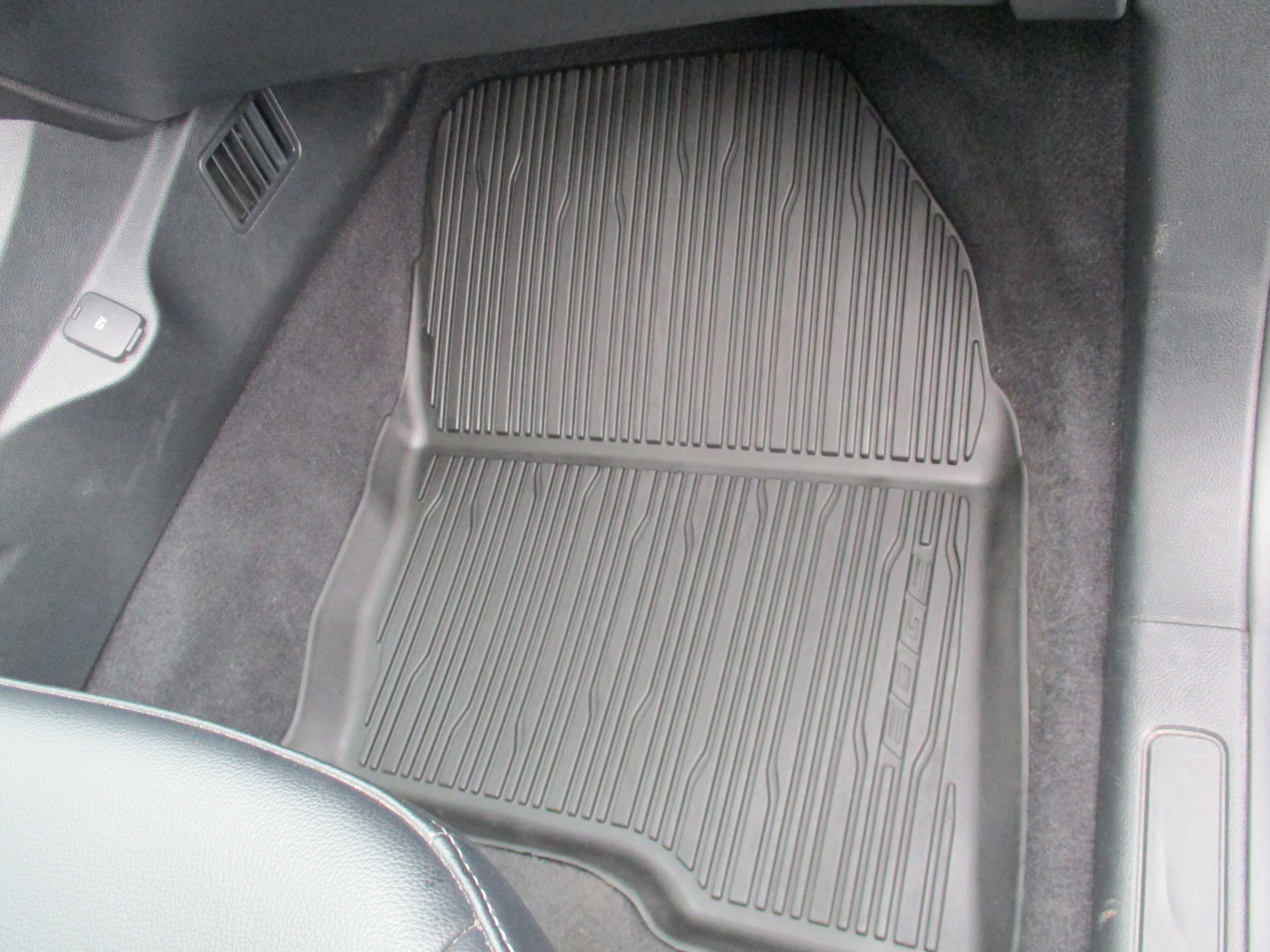 Used 2023 Agate Black Metallic Ford SEL image 34