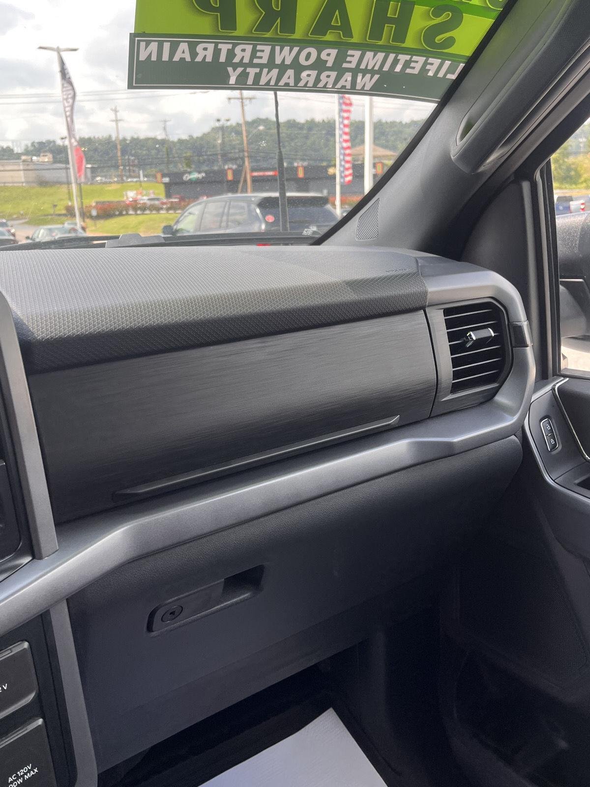 Used 2025 Oxford White Ford XLT image 23