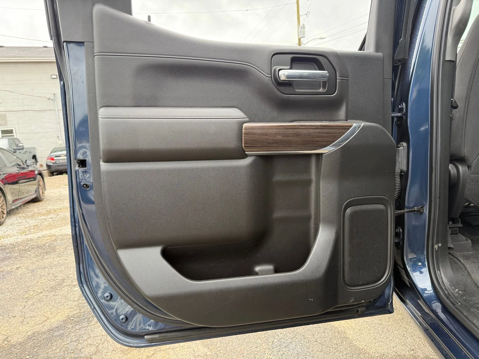 Used 2020 Blue Chevrolet LT Trail Boss image 23