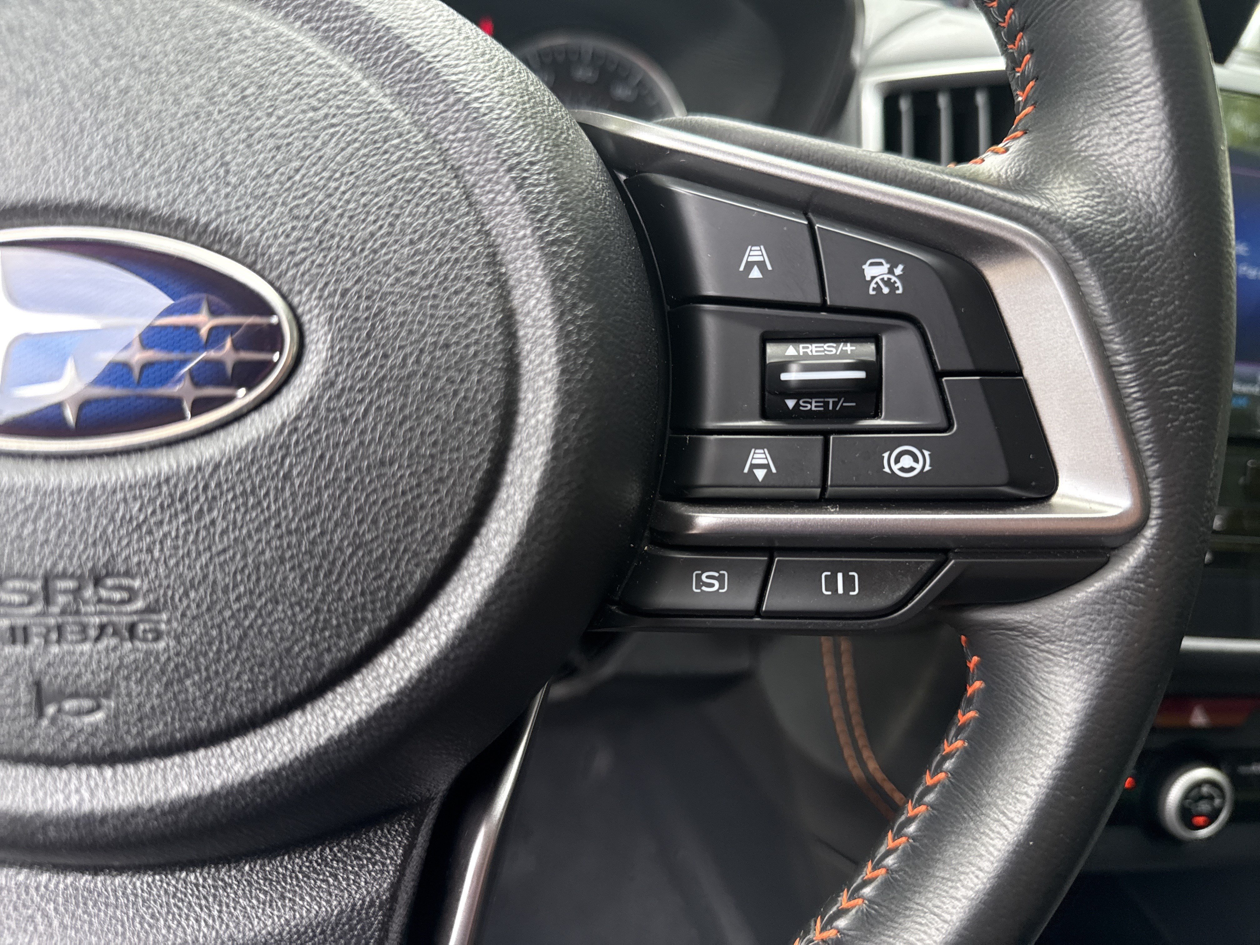 Used 2023 Ice Silver Metallic Subaru Limited image 24