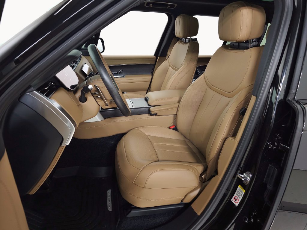 Used 2026 Black Land Rover SE image 18