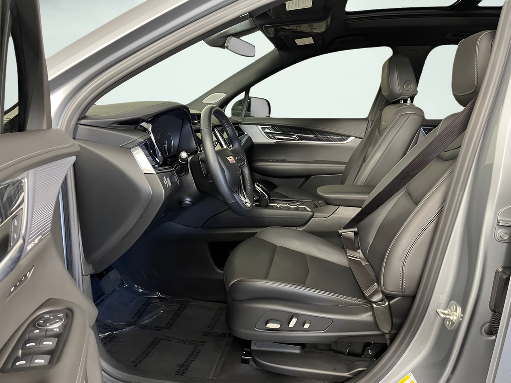 Used 2025 Silver Metallic Cadillac Premium Luxury image 10