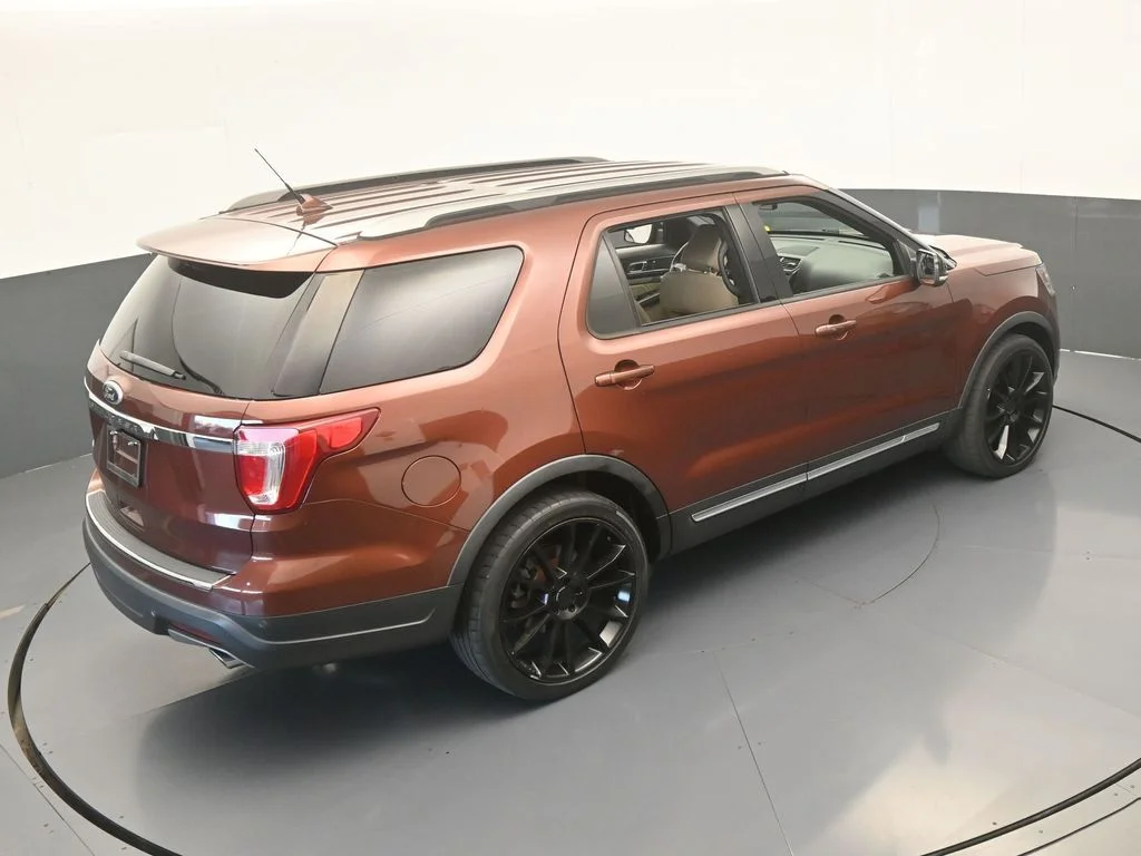 Used 2018 Cinnamon Glaze Metallic Ford XLT image 49