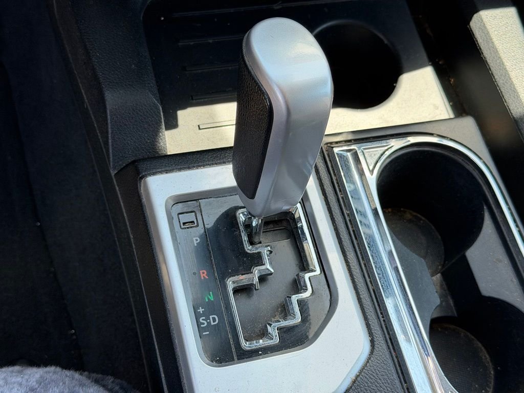Used 2020 White Toyota SR5 image 19