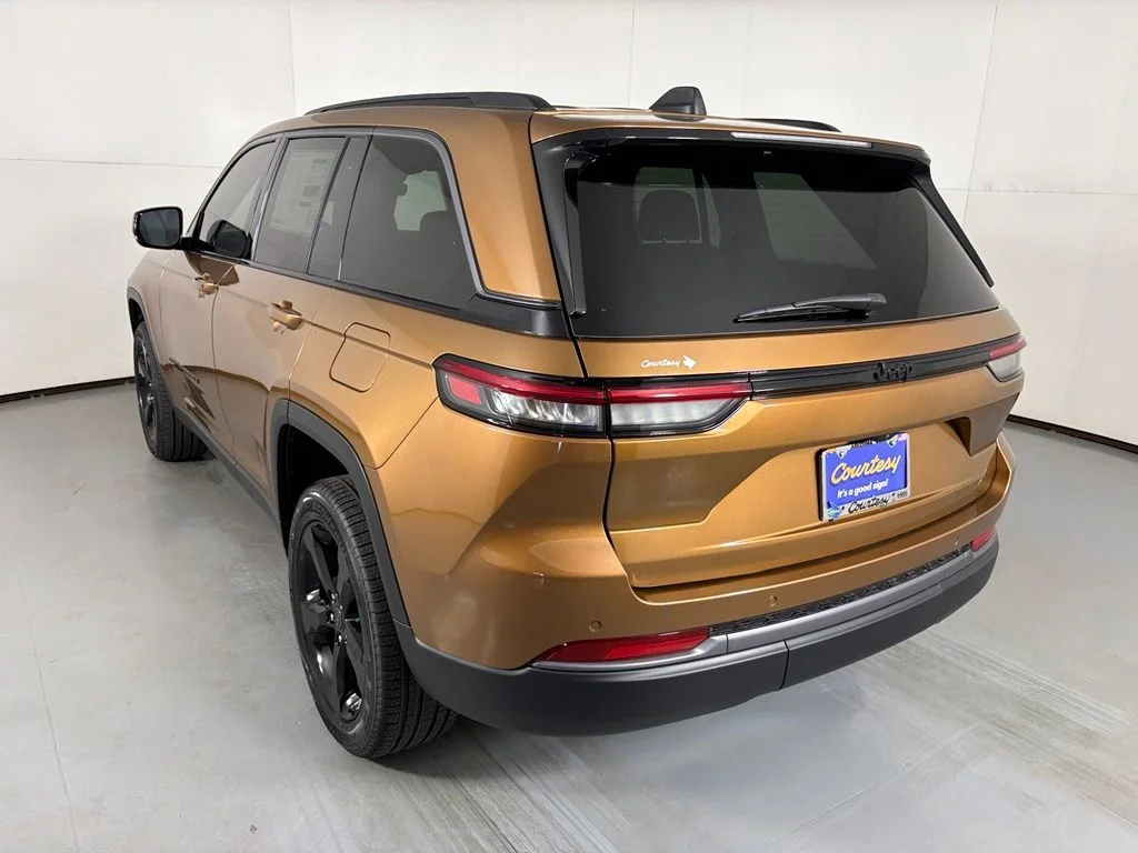 New 2027 Brown Jeep Limited image 6