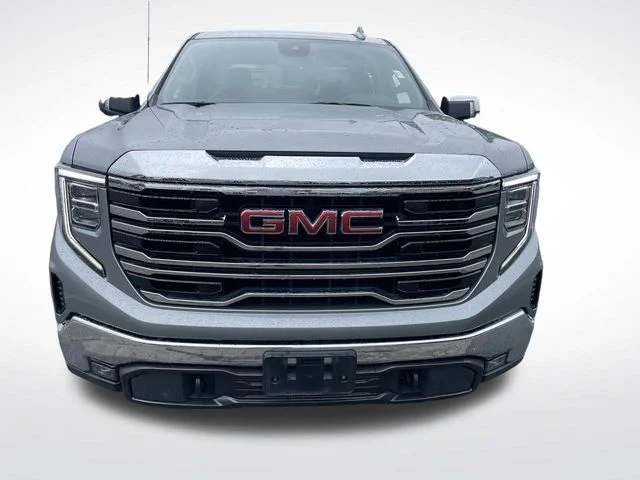 Used 2025 Silver GMC SLT image 9