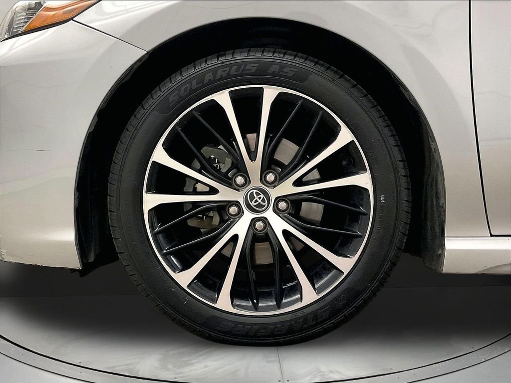 Used 2020 Silver Toyota SE image 12