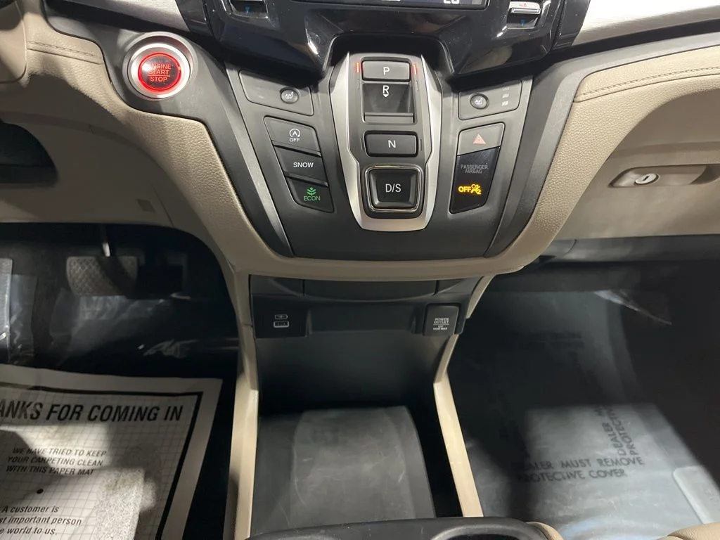 Certified Used 2024 Platinum White Pearl Honda EX-L image 26