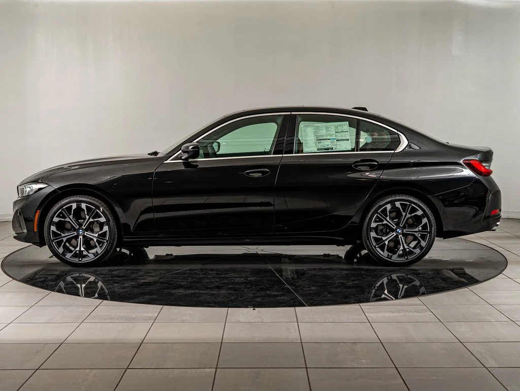 2026 BMW 3 Series 330i - Photo 5