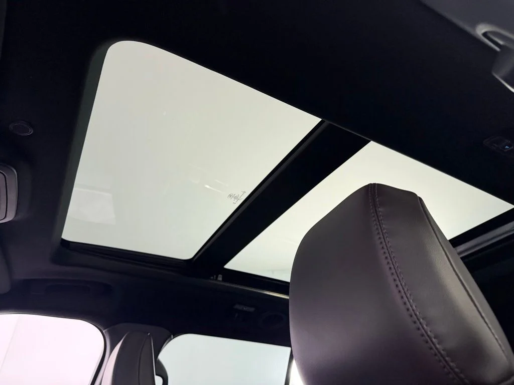Used 2025 White Ford Platinum image 23