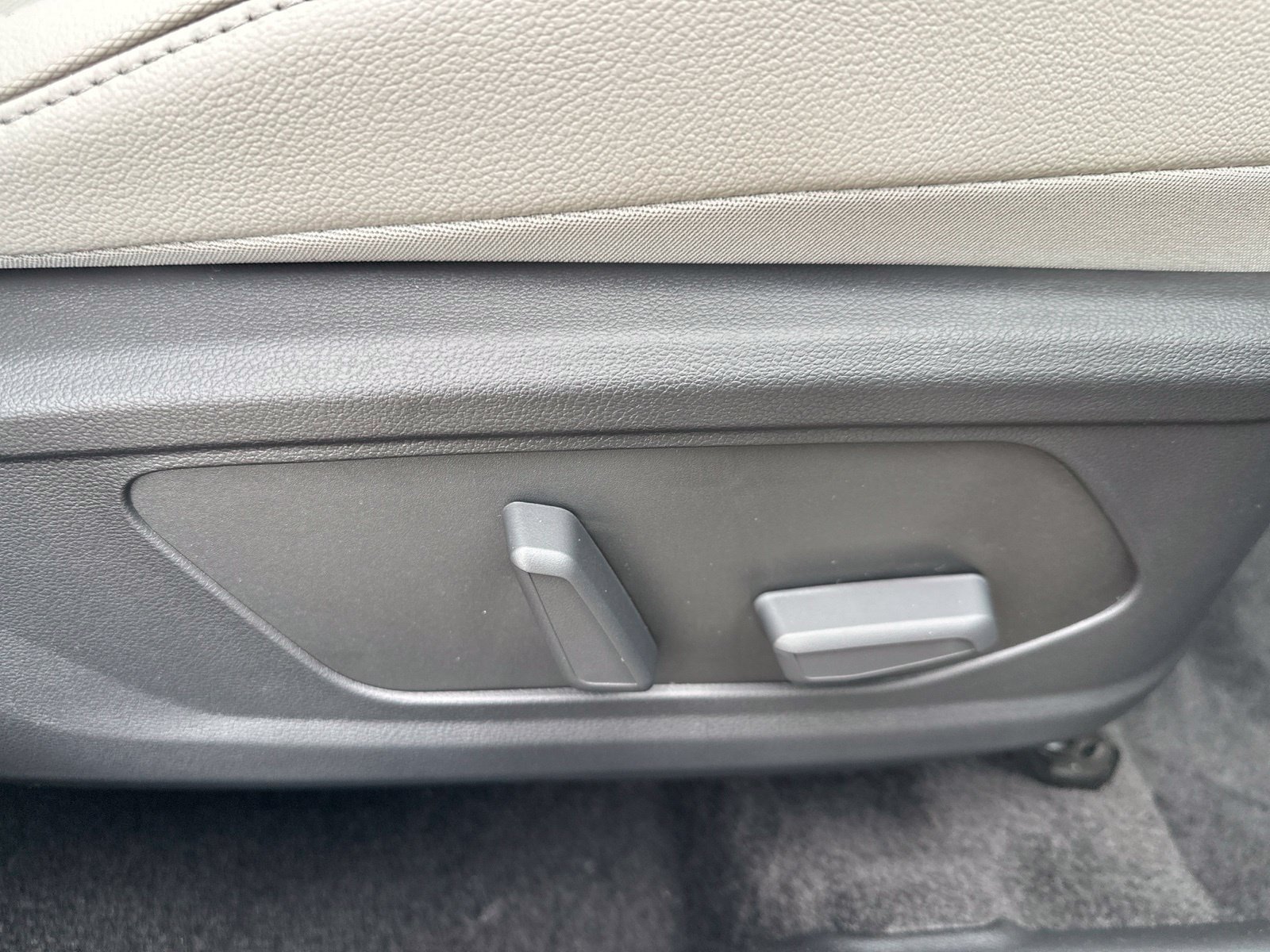 New 2026 Gray Hyundai Limited image 32