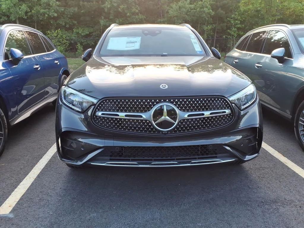 New 2025 Night Black Mercedes-Benz GLB 250 image 25