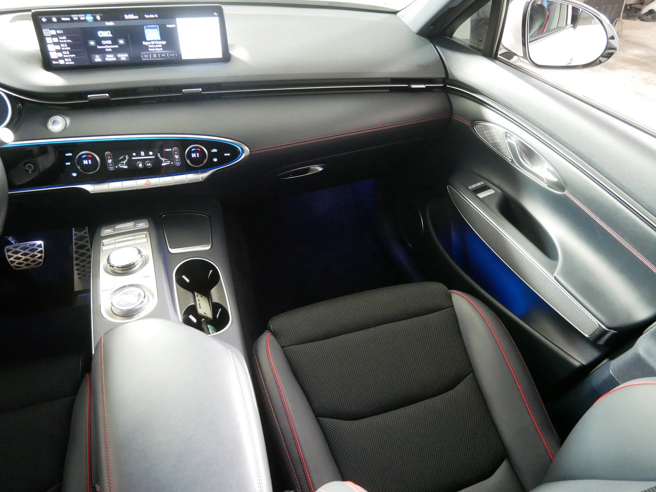 2024 GENESIS GV70 Sport - Photo 11