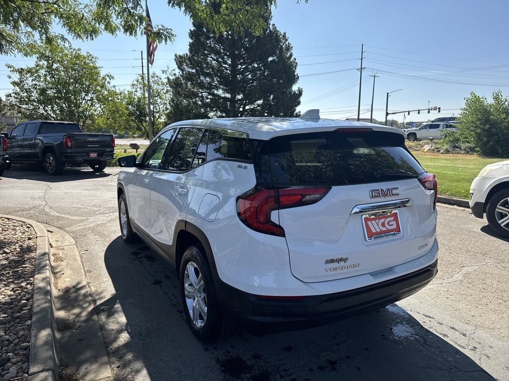 Used 2019 SUMMIT WHITE GMC SLE image 5