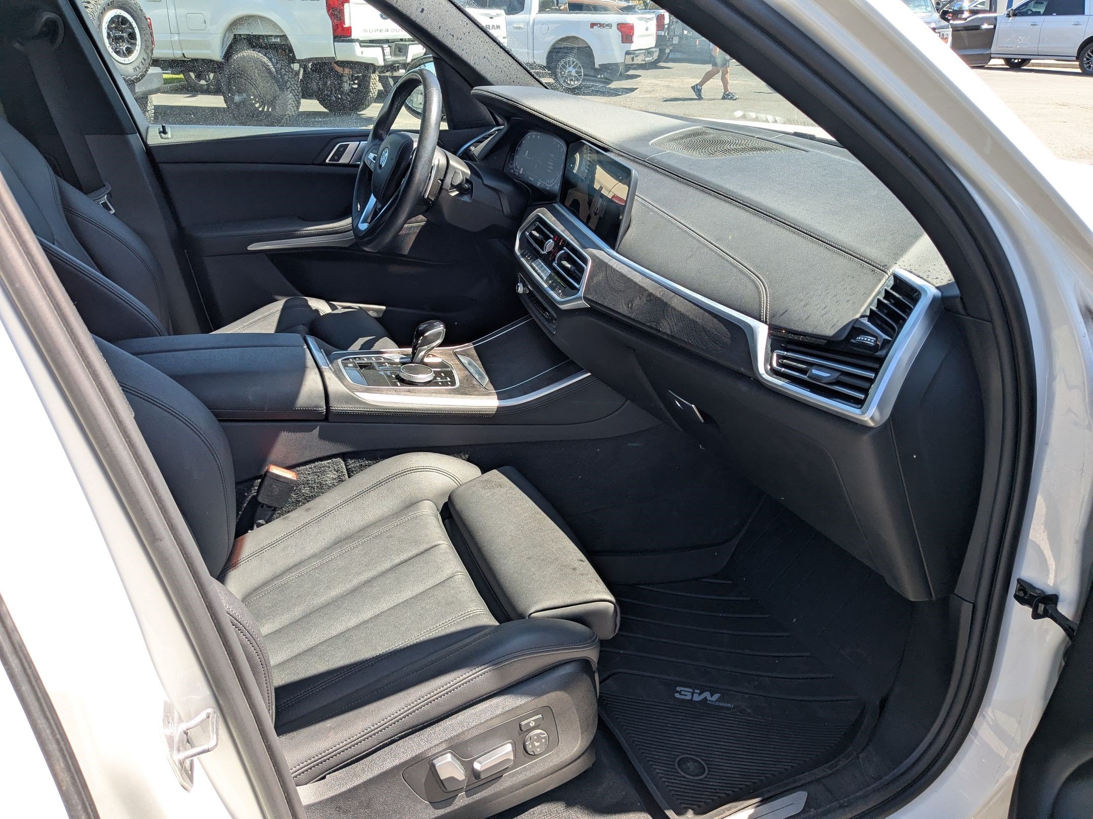 Used 2022 Alpine White BMW xDrive40i image 30